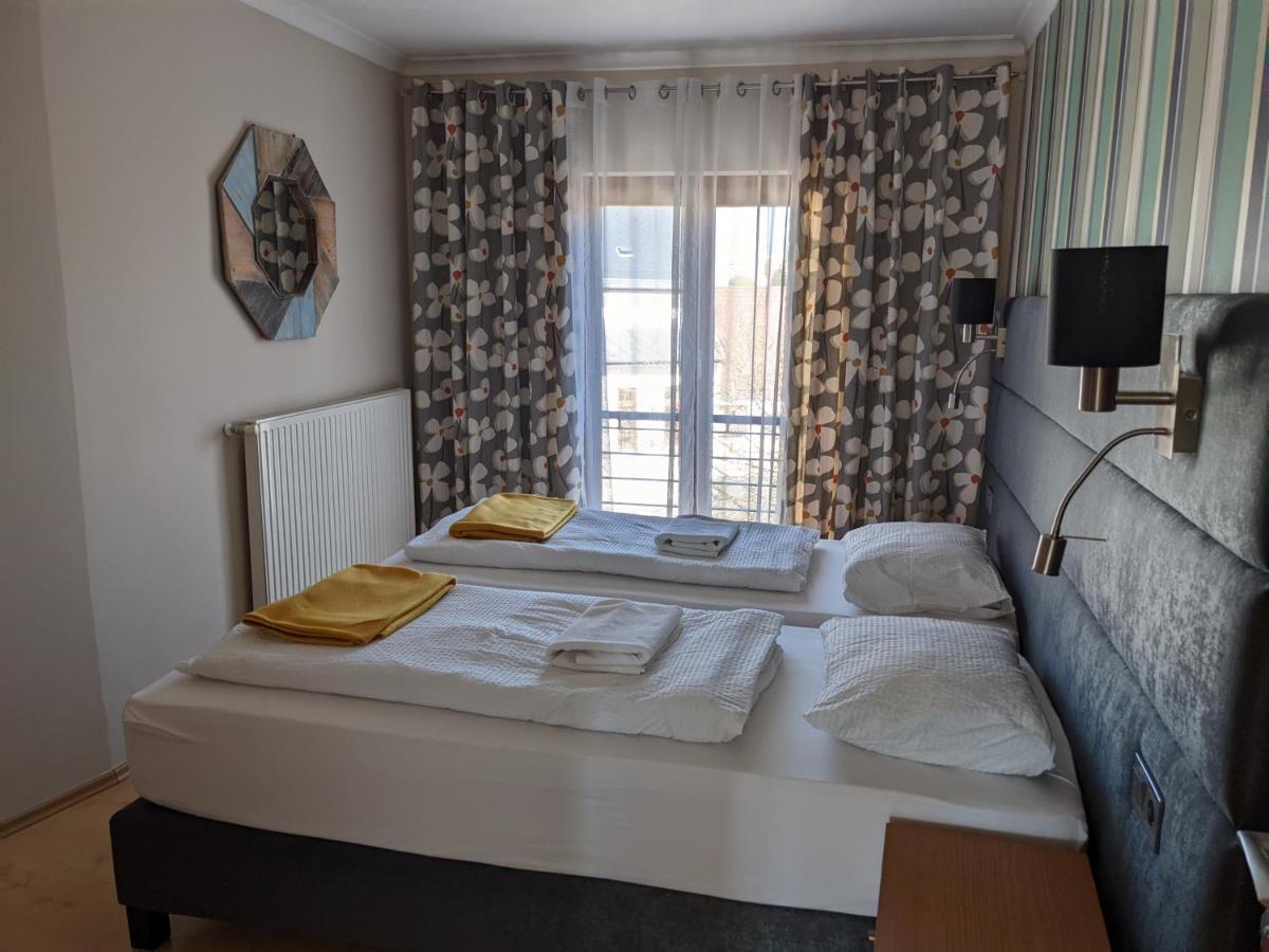 Minaret Apartman เอ็กเกอร์ ภายนอก รูปภาพ