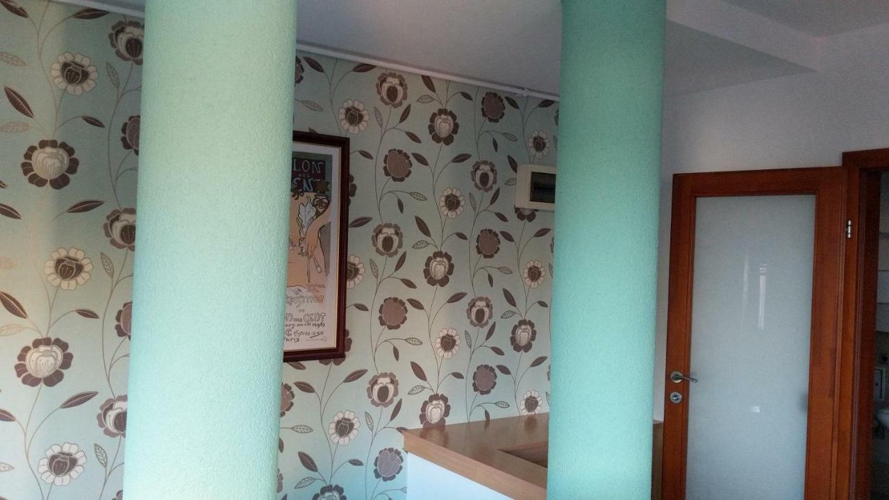 Minaret Apartman เอ็กเกอร์ ภายนอก รูปภาพ